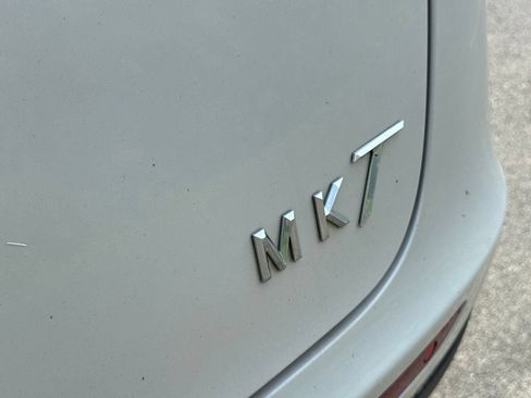 Used 2019 Lincoln MKT AWD image 8