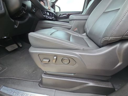 Used 2025 Chevrolet Tahoe Z71 AWD/4WD image 30