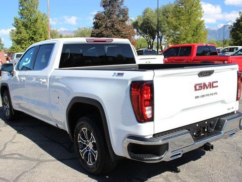 Used 2023 GMC Sierra 1500 SLE w/ X31 Off-Road Package AWD/4WD image 5