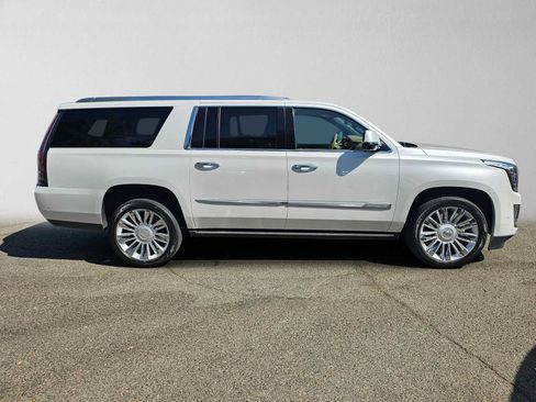 Used 2020 Cadillac Escalade ESV Platinum AWD/4WD image 2