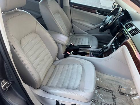 Used 2013 Volkswagen Passat TDI SEL Premium image 15