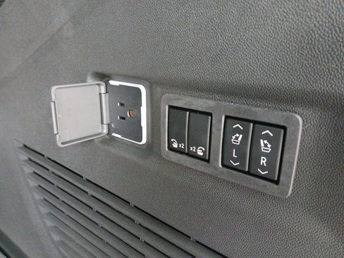 New 2026 Chevrolet Suburban High Country AWD/4WD image 28