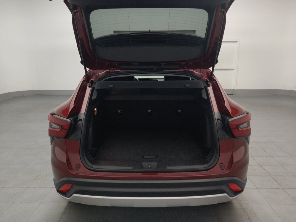 Used 2025 Chevrolet Trax LT w/ LT Convenience Package FWD image 29