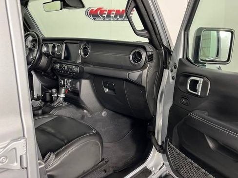 Used 2022 Jeep Gladiator Overland w/ Popular Equipment Package AWD/4WD image 29