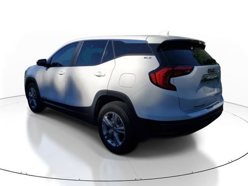 Used 2021 GMC Terrain SLE FWD image 4