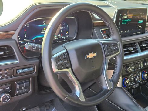 Used 2024 Chevrolet Suburban Premier w/ Premium Package AWD/4WD image 18