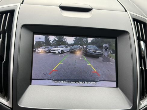 Used 2019 Ford Edge SEL w/ Equipment Group 201A AWD/4WD image 10