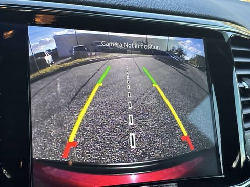 Used 2022 Jeep Grand Cherokee Laredo E image 23