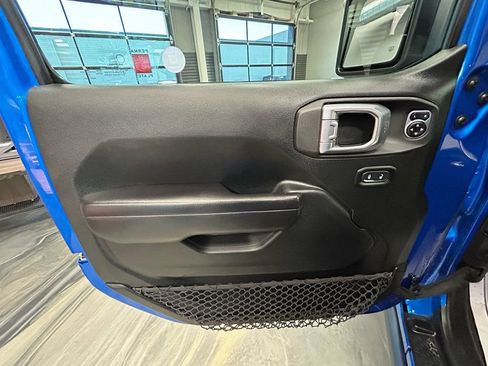 Used 2021 Jeep Gladiator Mojave AWD/4WD image 51