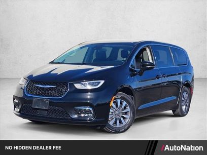 Used 2024 Chrysler Pacifica Limited