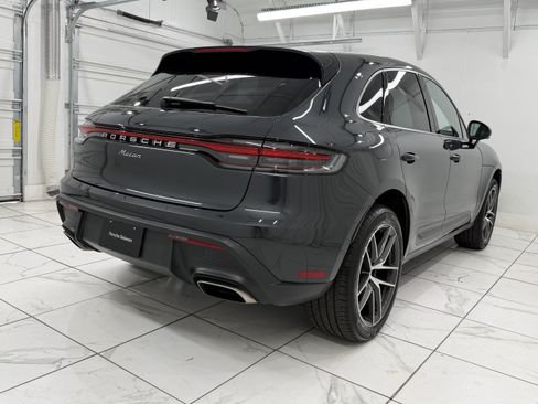Certified 2024 Porsche Macan AWD/4WD image 12