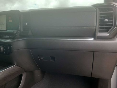 Used 2025 Chevrolet Silverado 2500 LTZ w/ LTZ Convenience Package AWD/4WD image 23