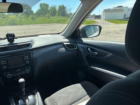 Used 2016 Nissan Rogue SV AWD/4WD image 17