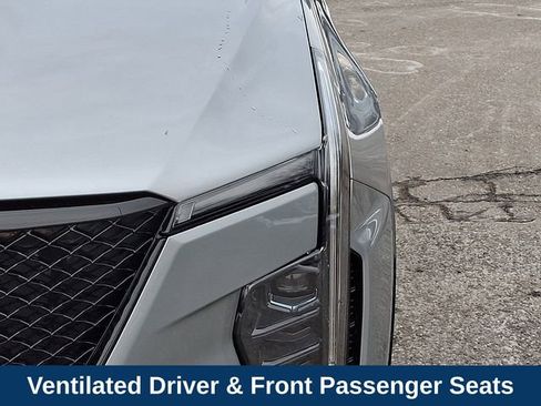 Used 2025 Cadillac XT4 Sport image 8
