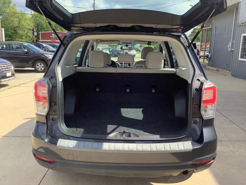 Used 2017 Subaru Forester 2.5i AWD/4WD image 14