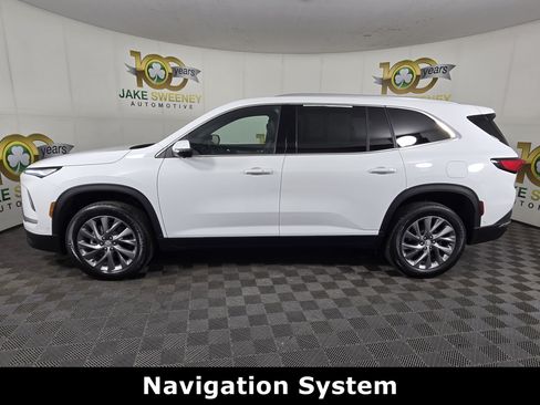 Used 2025 Buick Enclave Preferred w/ Super Cruise Package AWD/4WD image 4