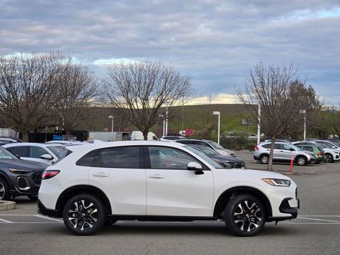 New 2026 Honda HR-V EX-L image 3