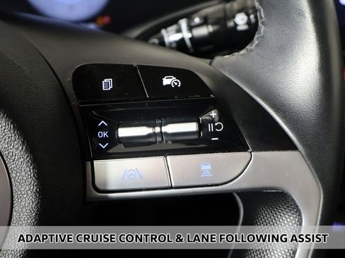 Used 2025 Hyundai Elantra Limited FWD image 6