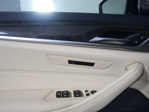 Used 2023 BMW 530i w/ Premium Package image 8