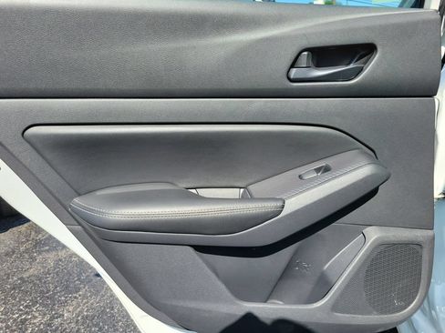 Used 2025 Nissan Altima 2.5 SV FWD image 16
