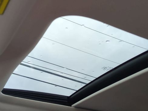 Used 2019 Ford Escape Titanium image 18