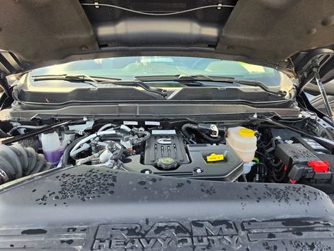 Used 2025 RAM 2500 Limited AWD/4WD image 20