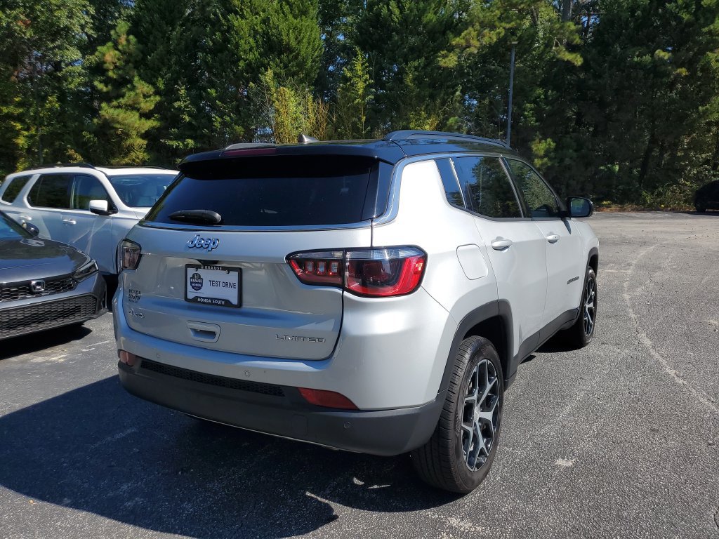 Used 2024 Jeep Compass Limited AWD/4WD image 7