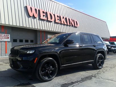 Used 2023 Jeep Grand Cherokee Altitude