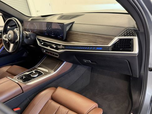 Used 2024 BMW X5 xDrive40i w/ M Sport Package image 54