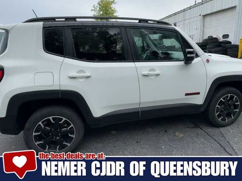 Used 2023 Jeep Renegade Trailhawk AWD/4WD image 9