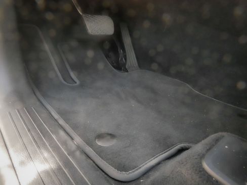 Used 2024 Mercedes-Benz GLE 350 4MATIC image 17