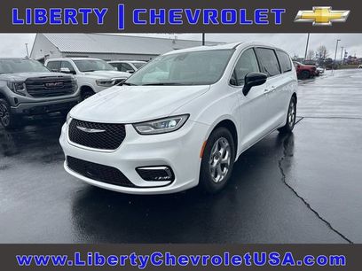 Used 2024 Chrysler Pacifica Limited