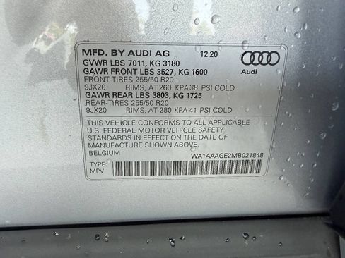 Used 2021 Audi e-tron Premium w/ Convenience Plus Package AWD/4WD image 32