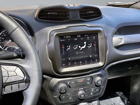 Certified 2022 Jeep Renegade Trailhawk w/ Sun/Sound Group AWD/4WD image 6