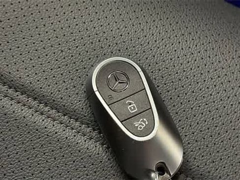 Certified 2025 Mercedes-Benz GLC 300 4MATIC image 6