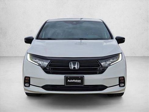 Used 2024 Honda Odyssey Sport image 2
