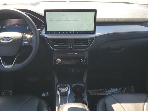 Certified 2025 Ford Escape Platinum w/ Premium Technology Package image 16