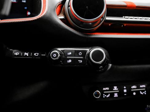 Used 2018 Ferrari 812 Superfast image 68