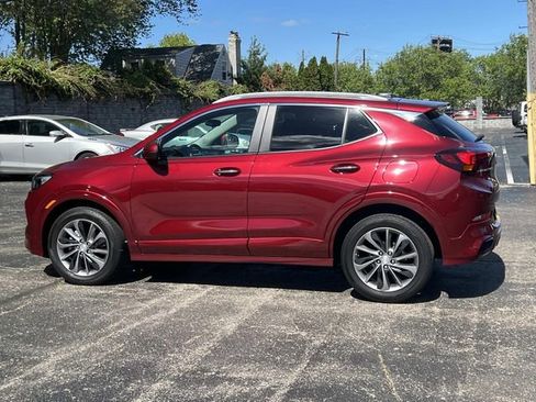 Used 2022 Buick Encore GX Select w/ Sport Touring Package FWD image 2
