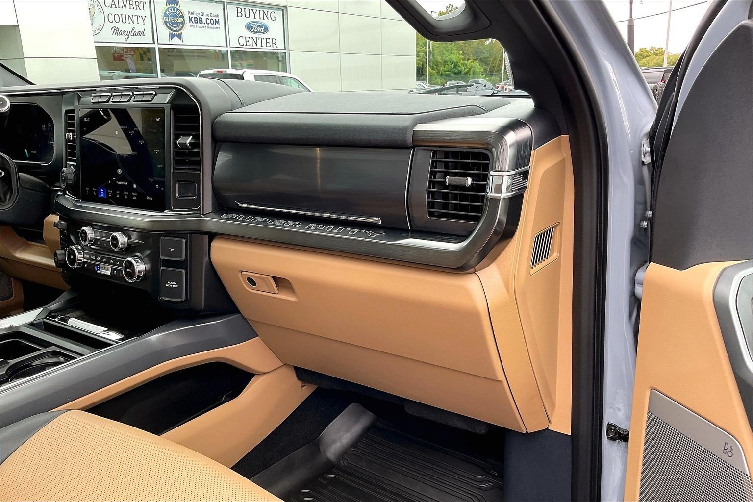 Certified 2024 Ford F250 Lariat w/ Lariat Ultimate Package AWD/4WD image 16