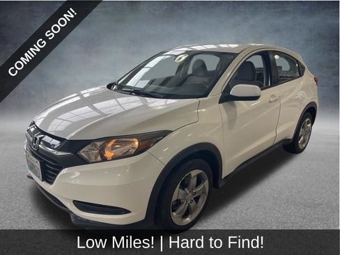 Used 2018 Honda HR-V LX image 2