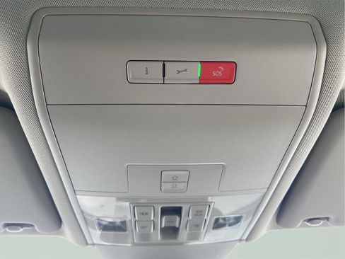 Used 2023 Volkswagen Atlas SEL Premium image 38