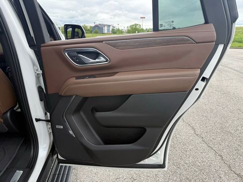 Used 2023 Chevrolet Tahoe High Country w/ Premium Package image 16