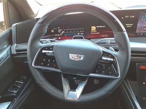 Used 2025 Cadillac Escalade V w/ LPO, ONYX Package AWD/4WD image 20