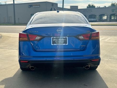 Used 2025 Nissan Altima 2.5 SR AWD/4WD image 7
