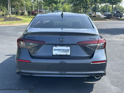 Used 2025 Honda Civic Sport image 8