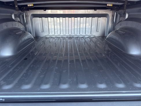 Used 2024 RAM 1500 Laramie AWD/4WD image 7