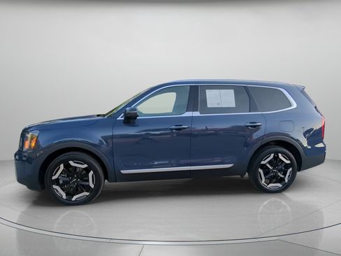Used 2024 Kia Telluride S w/ S Sunroof Package FWD image 16