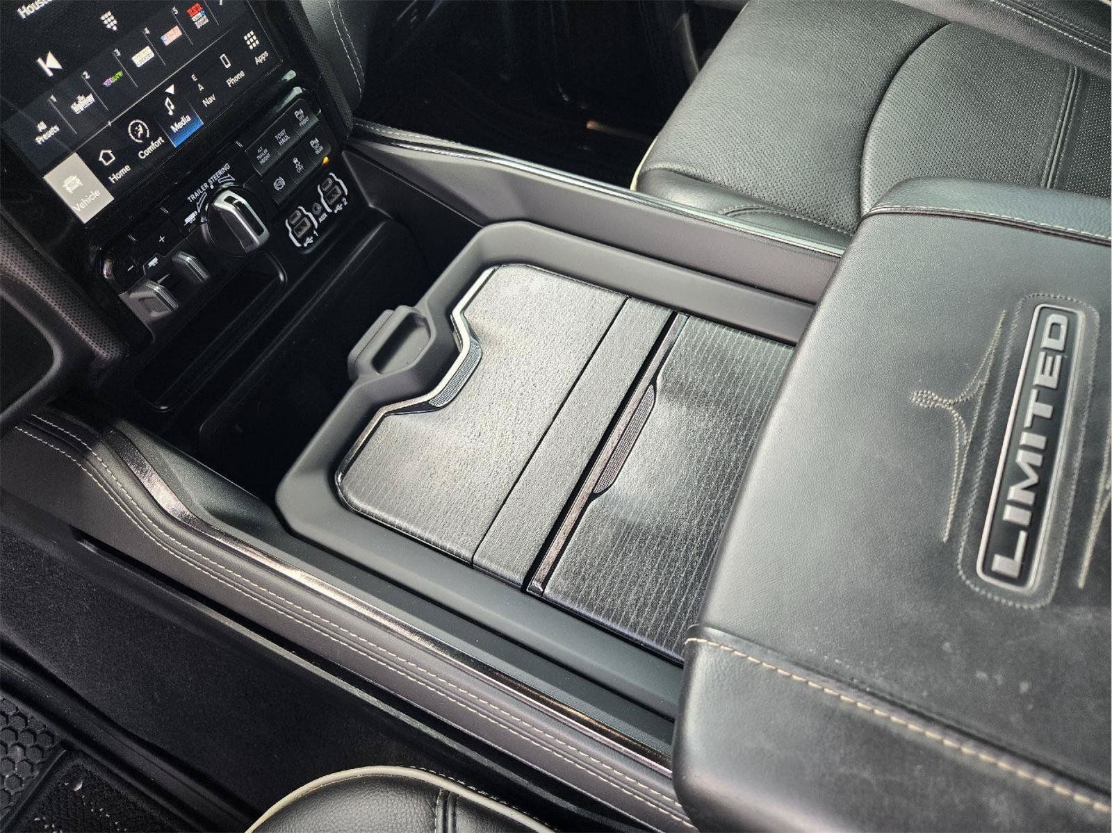 Used 2024 RAM 3500 Limited AWD/4WD image 18