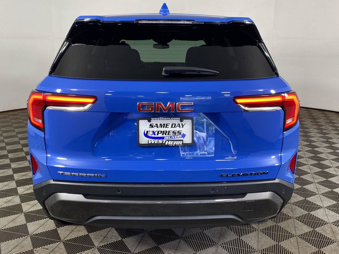 Used 2025 GMC Terrain Elevation FWD image 5